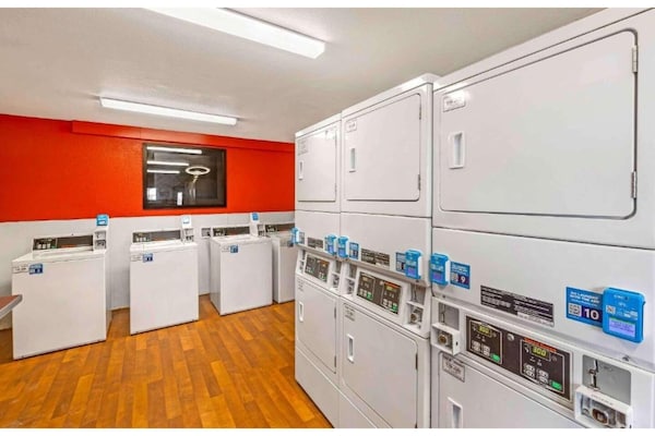 Foto van 1 Kingsize Bed | Niet-roken, Keuken, Douche - Vakantiehuis in Sacramento CA - Kitchen