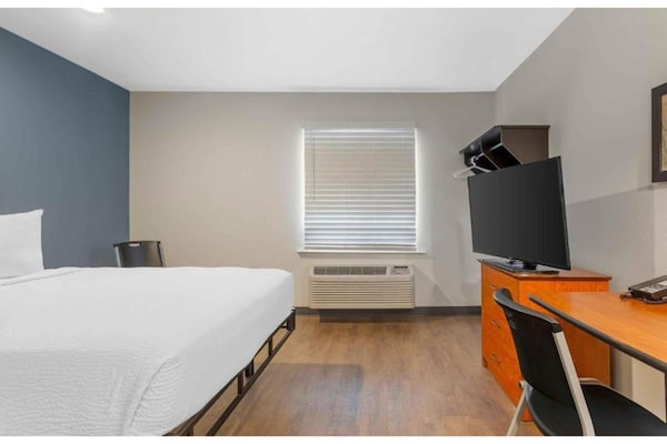 Foto van Studio 6 Fort Myers | Gezellig tweepersoonsbed, NSMK | Keuken - BedRoom