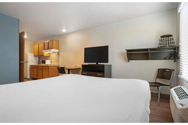 Foto van Studio 6 Fort Myers | PMR | Cama doble | Bañera | Fumadores | Cocina - BedRoom