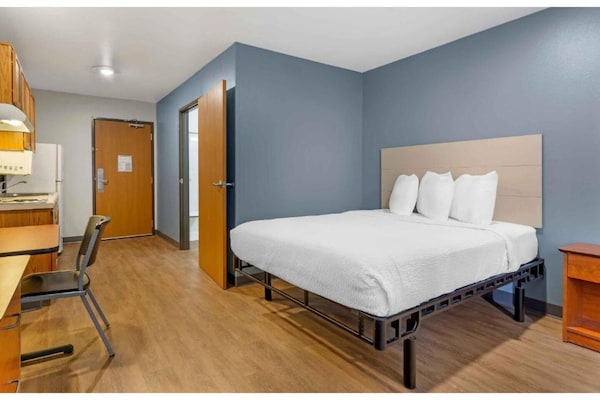 Foto van Studio 6 Fort Myers | PMR | Cama doble | Bañera | Fumadores | Cocina - BedRoom