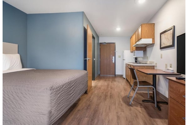 Foto van Studio 6 Fort Myers | PMR | Cama doble | Bañera | Fumadores | Cocina - BedRoom