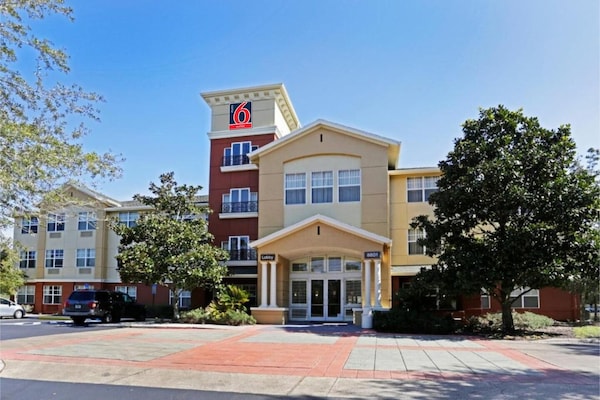 Foto van 1 Kingsize Bed | Niet-roken, Keuken - Vakantiehuis in Jacksonville - ExteriorSummer