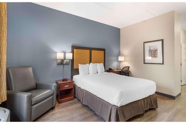 Foto van Gezellig kingsize bed, Nsmk|Keuken|Douche|Studio 6 Chicago - BedRoom