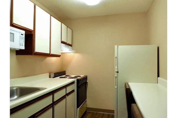 Foto van 1 Queensize Bed | Niet-roken, Keuken, Slaapbank - Vakantiehuis in South Bend IN - Kitchen