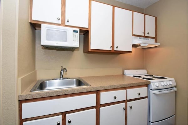 Foto van 1 Kingsize Bed | Niet-roken, Keuken, Douche - Vakantiehuis in South Bend IN - Kitchen