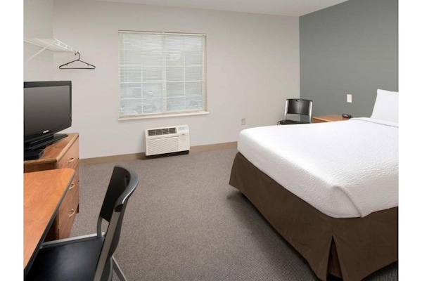 Foto van 1 Tweepersoonsbed | Ada/bad/niet-roken/keuken - Vakantiehuis in Wichita KS - BedRoom
