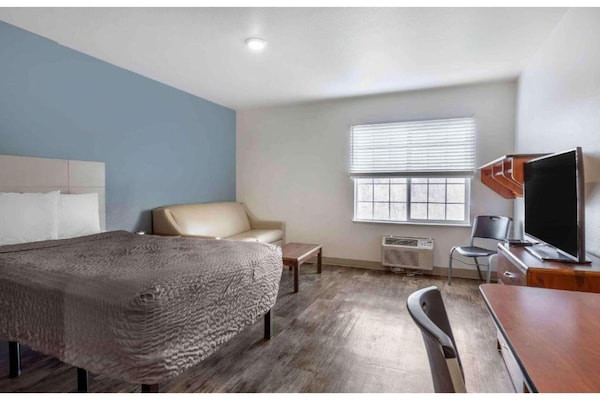 Foto van 1 Tweepersoonsbed | Ada/bad/niet-roken/keuken - Vakantiehuis in Wichita KS - BedRoom