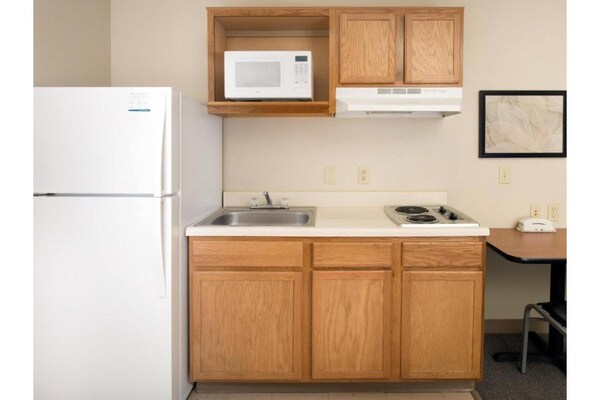 Foto van 1 Tweepersoonsbed | Ada/bad/niet-roken/keuken - Vakantiehuis in Wichita KS - Kitchen