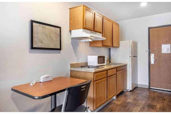 Foto van 1 Tweepersoonsbed | Mobil Acc Ri Shwr Nsmk Keuken - Vakantiehuis in Wichita KS - Kitchen