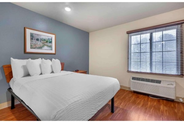 Foto van 1 Tweepersoonsbed | Roken, Keuken - Vakantiehuis in Shreveport LA - BedRoom