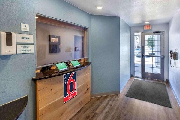 Foto van 1 Tweepersoonsbed | Roken, Keuken - Vakantiehuis in Shreveport LA - FloorPlan