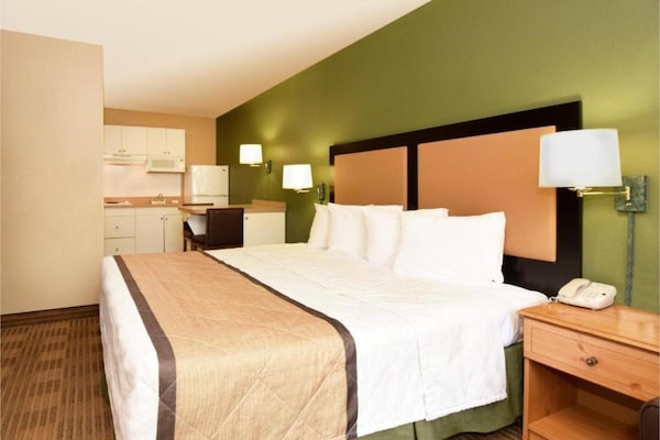 Foto van 1 Queensize Bed | Niet-roken, Keuken - Vakantiehuis in Baltimore MD - BedRoom