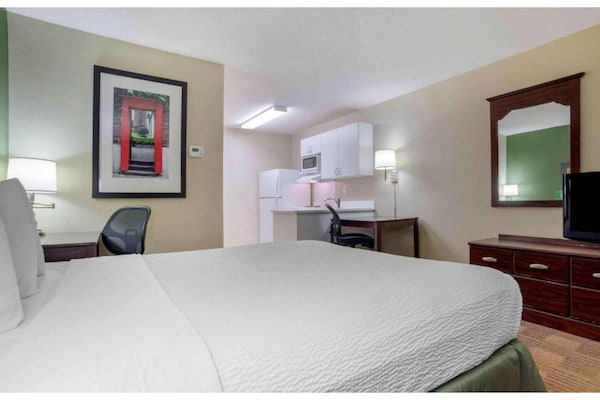Foto van 1 Queensize Bed | Niet-roken, Keuken - Vakantiehuis in Baltimore MD - BedRoom