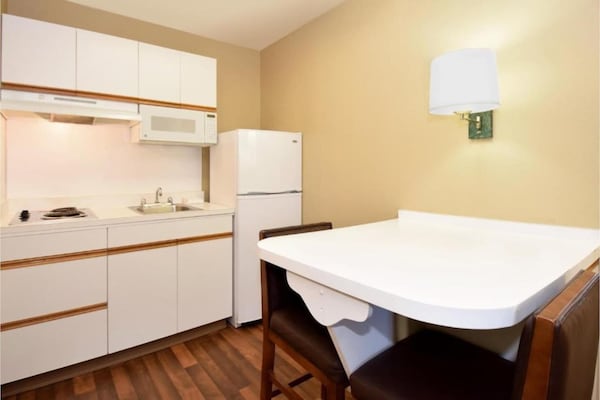 Foto van 1 Kingsize Bed | Niet-roken, Keuken, Douche - Vakantiehuis in Baltimore MD - Kitchen