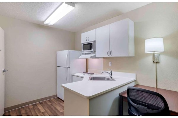 Foto van 1 Kingsize Bed | Niet-roken, Keuken, Douche - Vakantiehuis in Baltimore MD - Kitchen