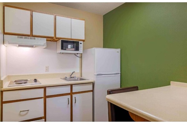 Foto van 1 Kingsize Bed | Niet-roken, Keuken, Douche - Vakantiehuis in Baltimore MD - Kitchen