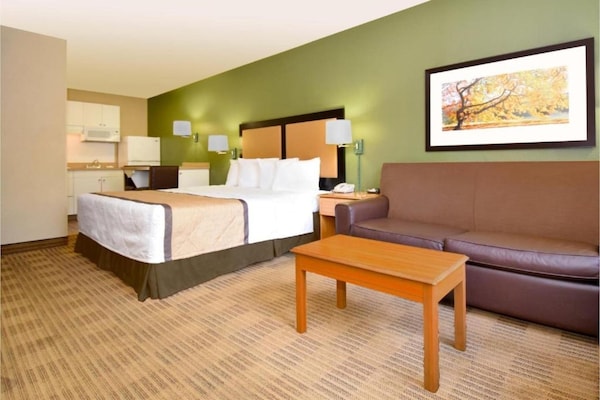 Foto van 1 Kingsize Bed | Niet-roken, Keuken, Douche - Vakantiehuis in Baltimore MD - BedRoom
