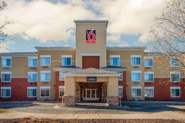Foto van 1 Kingsize Bed | Niet-roken, Keuken - Vakantiehuis in Minneapolis MN - ExteriorSummer
