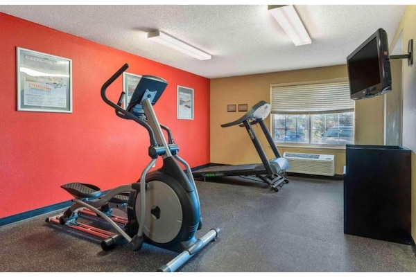 Foto van 1 Queensize Bed | Niet-roken, Keuken - Vakantiehuis in Minneapolis MN - Facilities