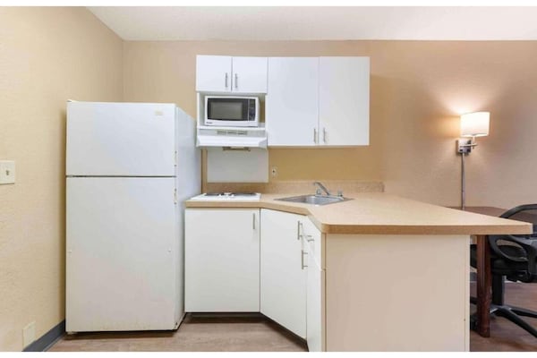 Foto van 1 Kingsize Bed | Suite, Nsmk, Keuken, Slaapbank - Vakantiehuis in Minneapolis MN - Kitchen