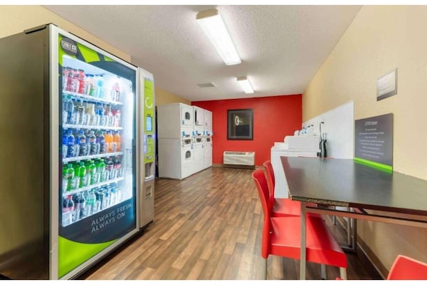Foto van 1 Queensize Bed | Niet-roken, Keuken - Vakantiehuis in Minneapolis MN - Facilities
