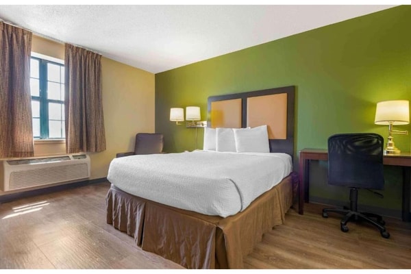 Foto van ADA Studio 6 Buffalo|Queensize bed|RI Douche|Nsmk Keuken - BedRoom