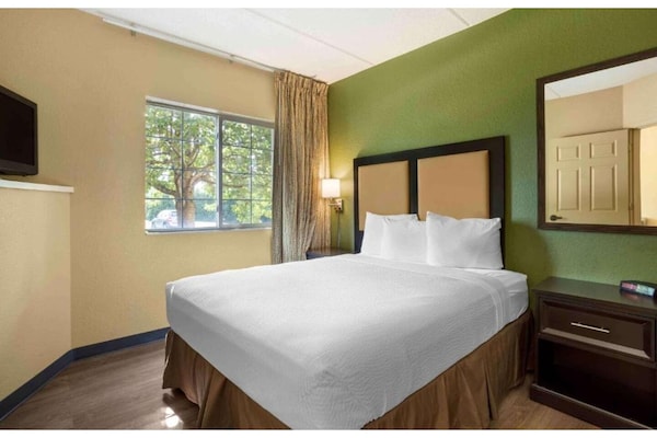 Foto van 1 Queensize Bed | Niet-roken, Keuken - Vakantiehuis in Fishkill - BedRoom