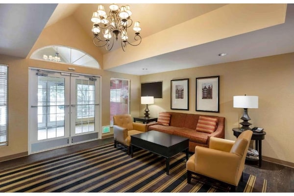 Foto van Queensize bed, RI-douche, Nsmk|Keuken|Studio 6 Fishkill - FloorPlan