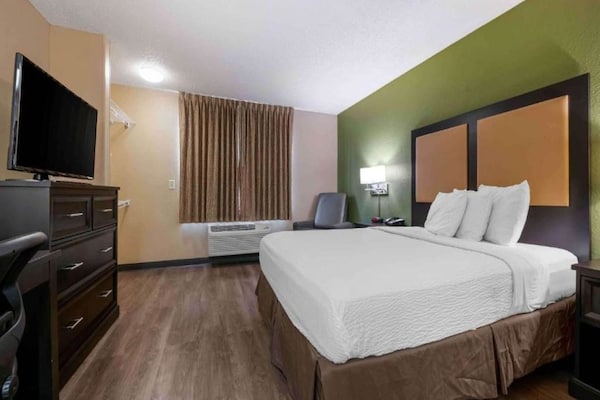 Foto van 1 Kingsize Bed | Niet-roken, Keuken, Douche - Vakantiehuis in Fishkill - BedRoom