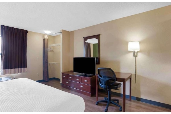 Foto van 1 Queensize Bed | Niet-roken, Keuken - Vakantiehuis in Rochester NY - BedRoom
