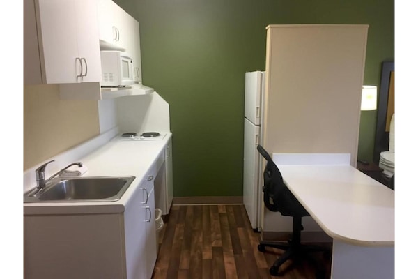 Foto van 1 Kingsize Bed | Niet-roken, Keuken, Douche - Vakantiehuis in Rochester NY - Kitchen