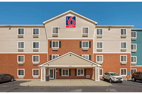 Foto van Relax Full Bed, Nsmk| Kitchen|Studio 6 Sharonville - ExteriorSummer