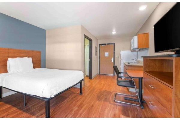Foto van 1 Tweepersoonsbed | Ada/bad/niet-roken/keuken - Vakantiehuis in Oklahoma City OK - BedRoom