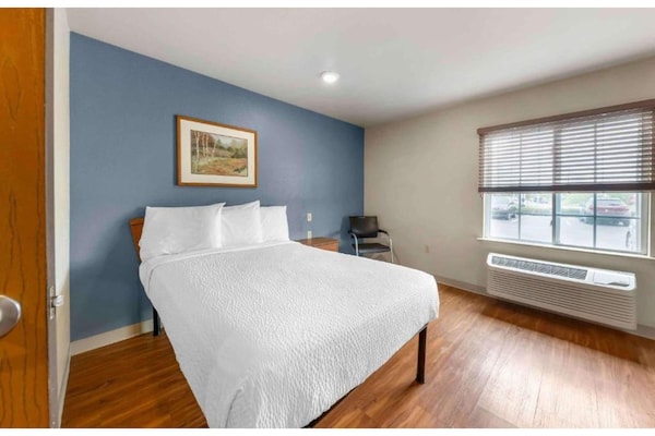 Foto van 1 Tweepersoonsbed | Ada/bad/niet-roken/keuken - Vakantiehuis in Oklahoma City OK - BedRoom