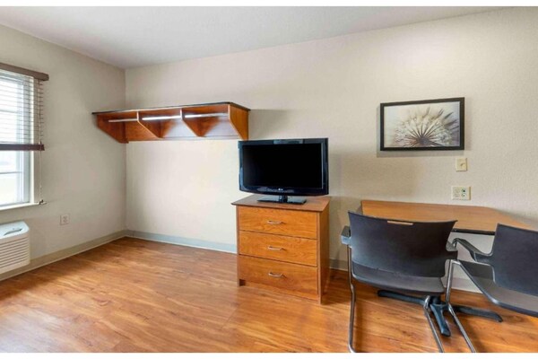 Foto van 1 Tweepersoonsbed | Roken, Keuken - Vakantiehuis in Oklahoma City OK - BedRoom