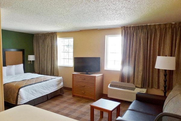 Foto van 1 Kingsize Bed | Toegankelijk Voor Gehoor, Keuken - Vakantiehuis in Philadelphia - BedRoom