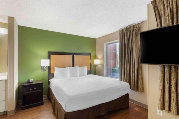 Foto van 1 Kingsize Bed | Niet-roken, Keuken - Vakantiehuis in Memphis - BedRoom