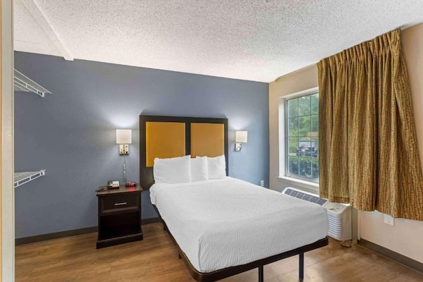 Foto van 1 Queensize Bed | Ada/ri Douche/roken/keuken - Vakantiehuis in Memphis - BedRoom