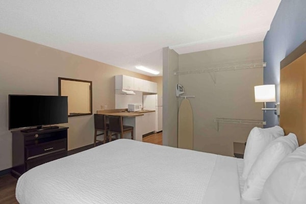 Foto van 1 Queensize Bed | Ada/ri Douche/roken/keuken - Vakantiehuis in Memphis - BedRoom