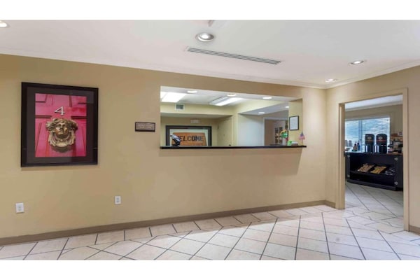 Foto van 1 tweepersoonsbed (queensize) | Rookvrij, Keuken - Vakantiehuis in Memphis - LivingRoom