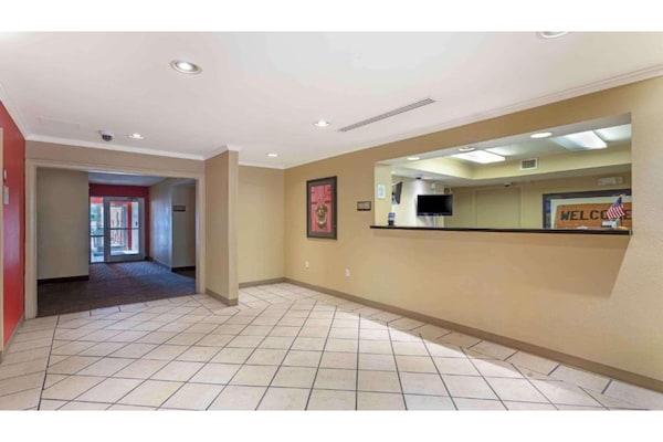 Foto van 1 tweepersoonsbed (queensize) | Rookvrij, Keuken - Vakantiehuis in Memphis - LivingRoom