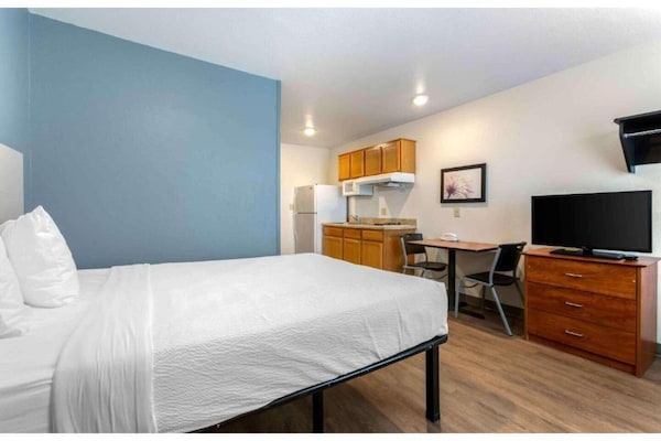 Foto van 1 Queensize Bed | Niet-roken, Keuken - Vakantiehuis in El Paso TX - BedRoom