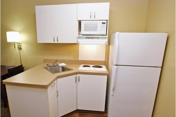 Foto van 1 queen bed | ADA/RI douche, niet-roken, keuken - Vakantiehuis in Seattle - Kitchen