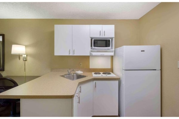 Foto van 1 queen bed | ADA/RI douche, niet-roken, keuken - Vakantiehuis in Seattle - Kitchen