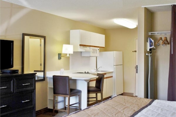 Foto van 1 Queensize Bed | Niet-roken, Keuken - Vakantiehuis in Milwaukee WI - Kitchen