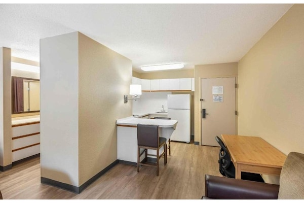 Foto van 1 Queensize Bed | Niet-roken, Keuken - Vakantiehuis in Milwaukee WI - Kitchen