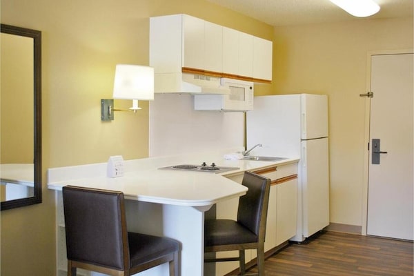 Foto van 1 Queensize Bed | Niet-roken, Keuken - Vakantiehuis in Milwaukee WI - Kitchen