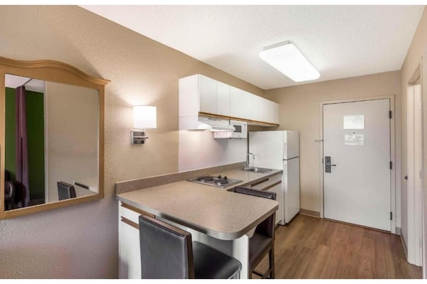 Foto van 1 Queensize Bed | Niet-roken, Keuken - Vakantiehuis in Milwaukee WI - Kitchen