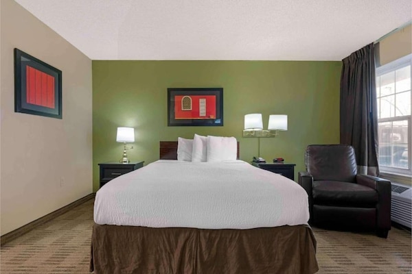 Foto van Studio 6 Sacramento | Relaxing King | NSMK | Keuken | Douche - BedRoom