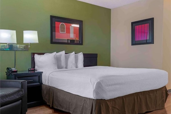 Foto van Studio 6 Sacramento | Relaxing King | NSMK | Keuken | Douche - BedRoom